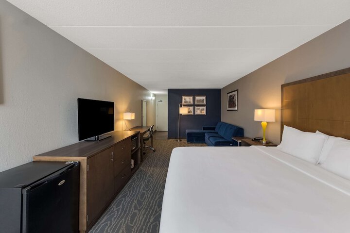 Comfort Inn & Suites Tipp City Dayton North I-75