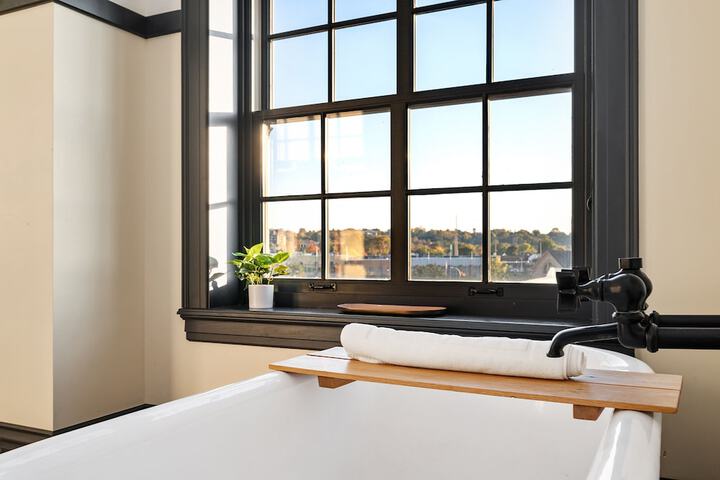 Room 43 of 70