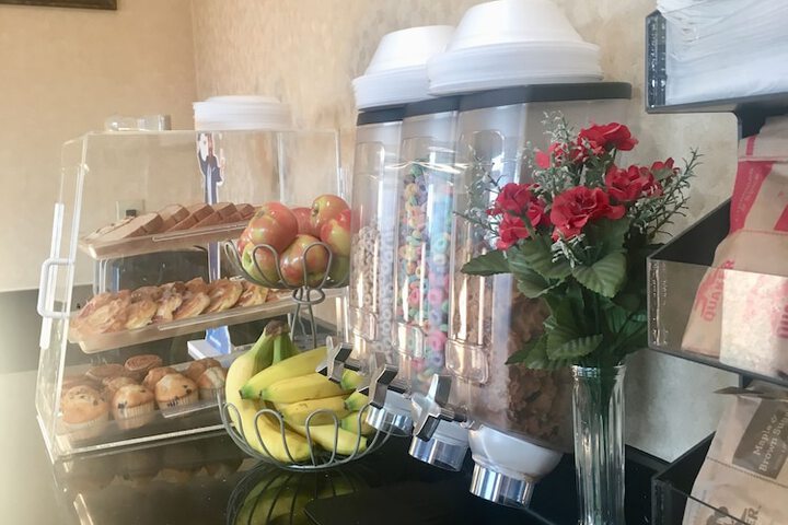 Breakfast/Coffee Service 34 of 39
