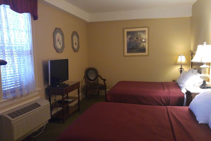 Room 8 of 35