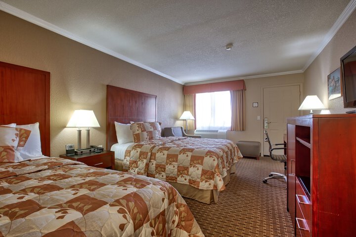 Room 17 of 38