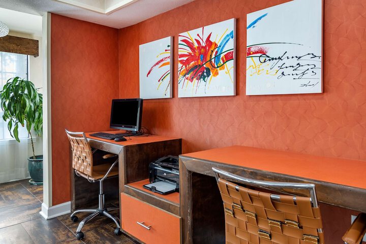 Business Center 26 of 26