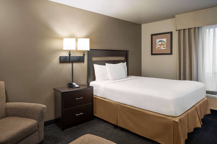 Travelodge by Wyndham Dexter