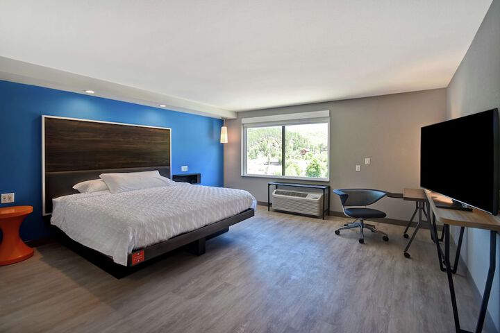 Room 32 of 69