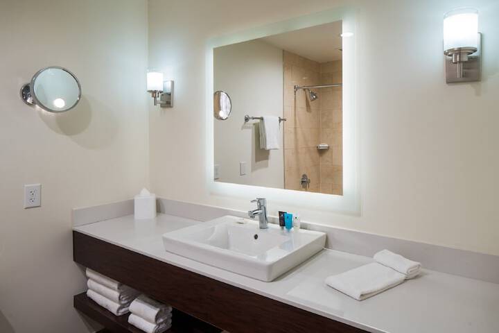 Crowne Plaza Springfield by IHG