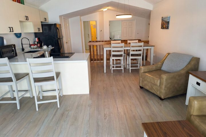 Pointes North Beachfront Hotel – 2 Person Spa Tub Studios