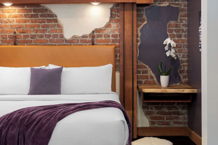 The Horton Hotel and Rooftop Lounge