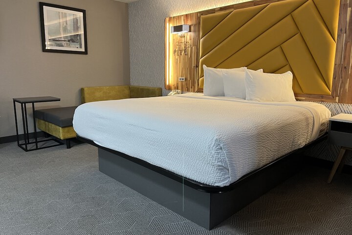 The Wander Hotel a Ramada by Wyndham Deals - Gatlinburg TN