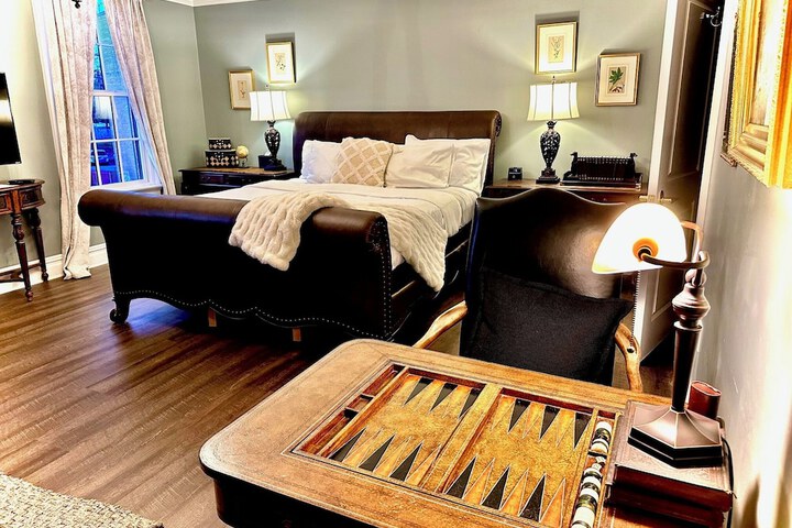 Room 32 of 81