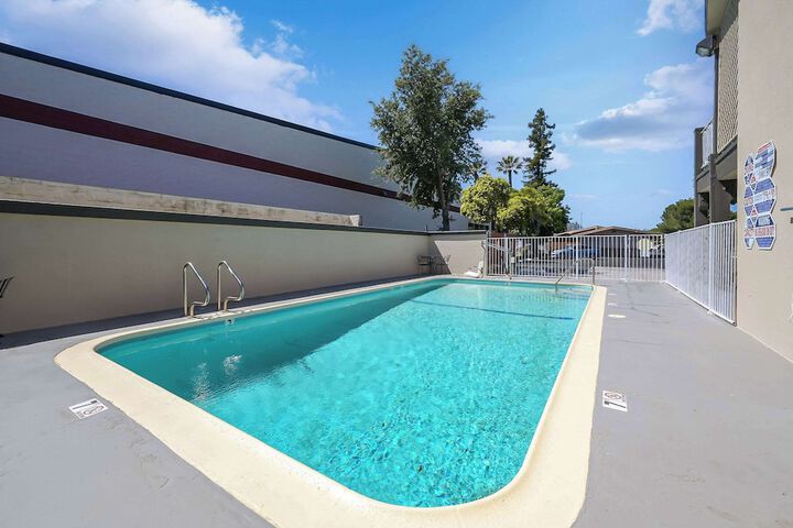 Pool 14 of 49