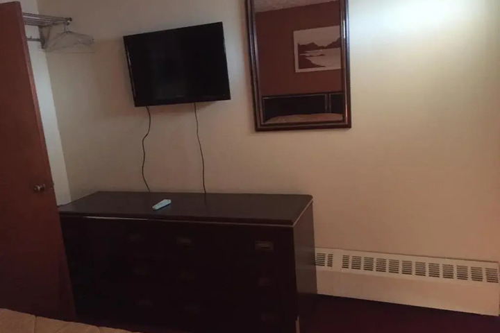 PASSPORT INN UTICA