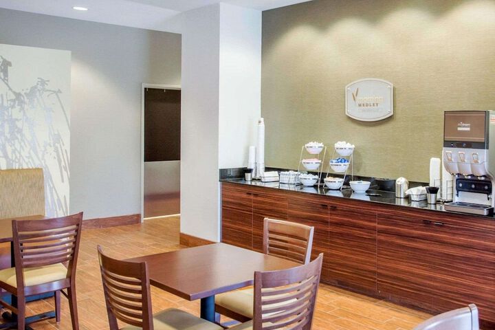 Sleep Inn & Suites Parkersburg - Mineral Wells