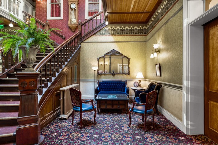 Hotel Interior 18 of 128