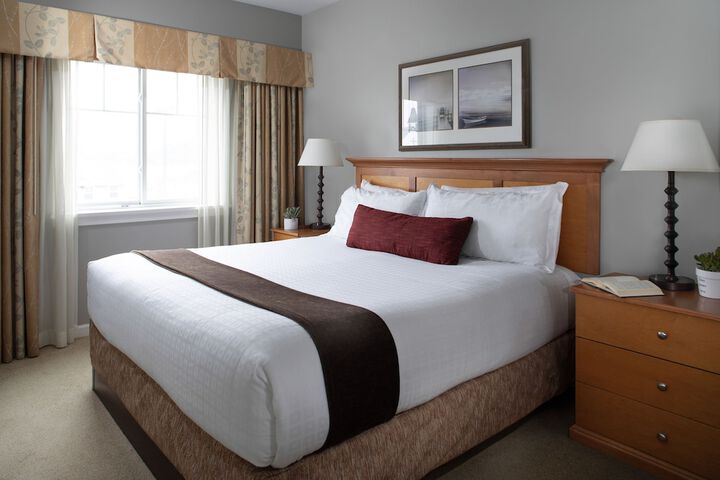 Rivertide Suites Hotel