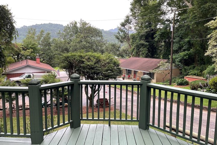 Mountain Aire Cottages Inn & Glamping