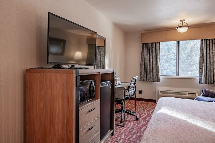 Room 25 of 53