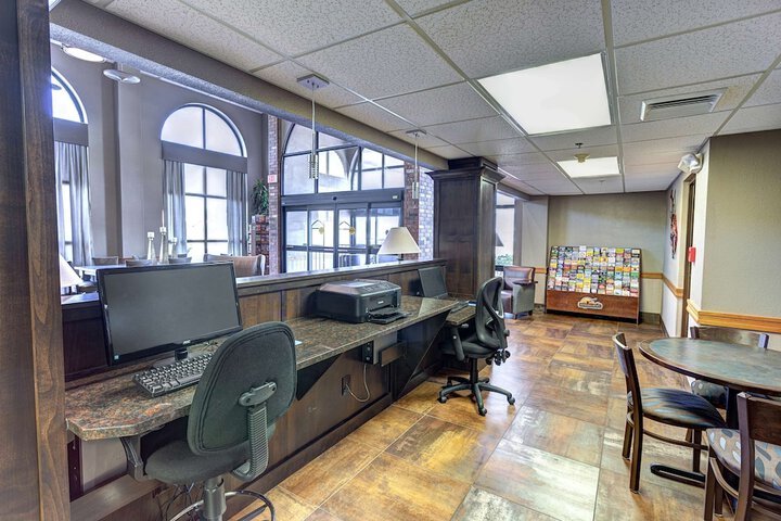 Business Center 39 of 40