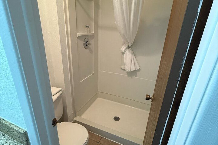 Richland Inn & Suites