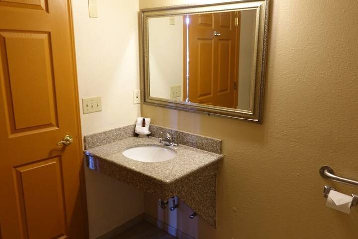 Room 29 of 32