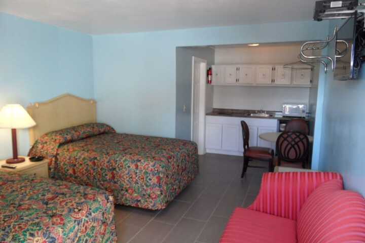 Room 17 of 25