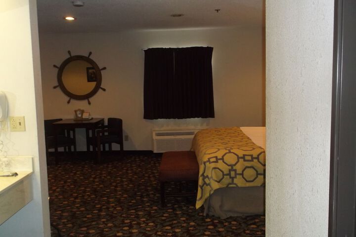 Room 23 of 36