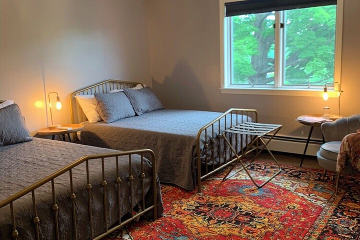 Room 35 of 79