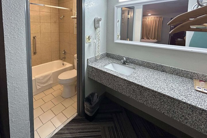 Room 5 of 12
