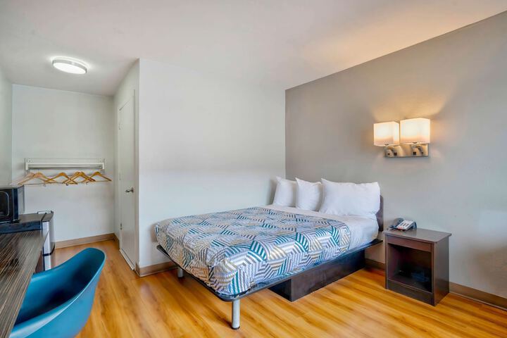 Room 14 of 41