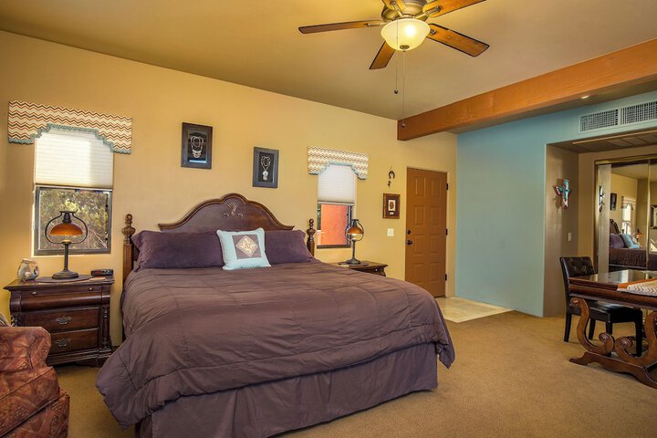Room 27 of 86