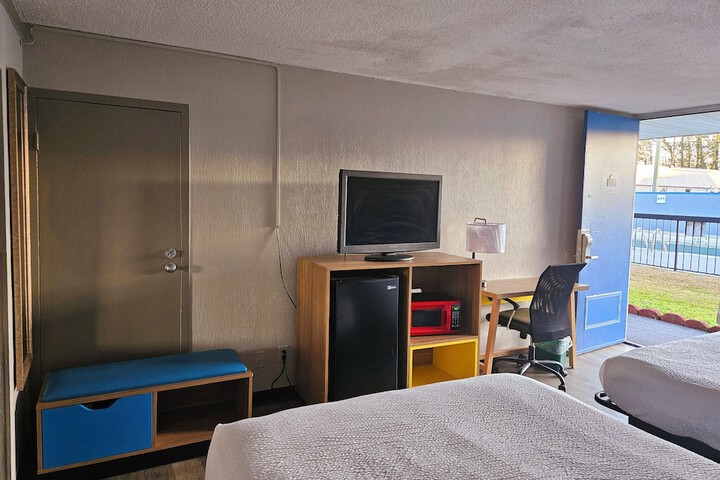 Days Inn by Wyndham Washington