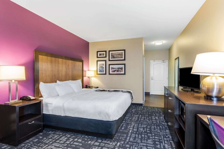Room 21 of 28