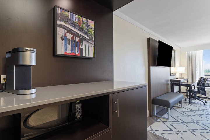Crowne Plaza Executive Center Baton Rouge by IHG