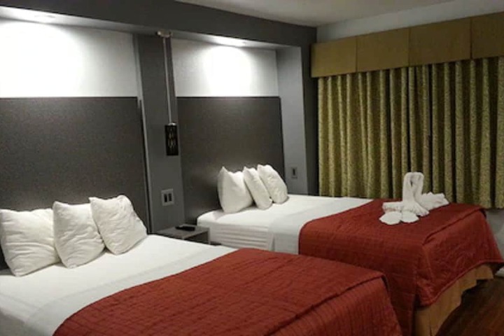Room 12 of 16