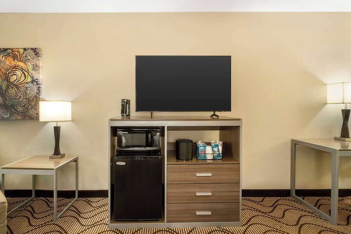 Room 9 of 36