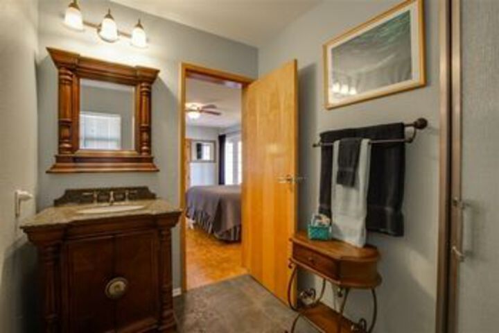 Dream Manor Inn