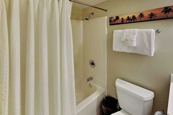 Room 13 of 27