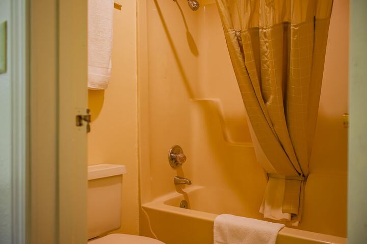 Room 20 of 28