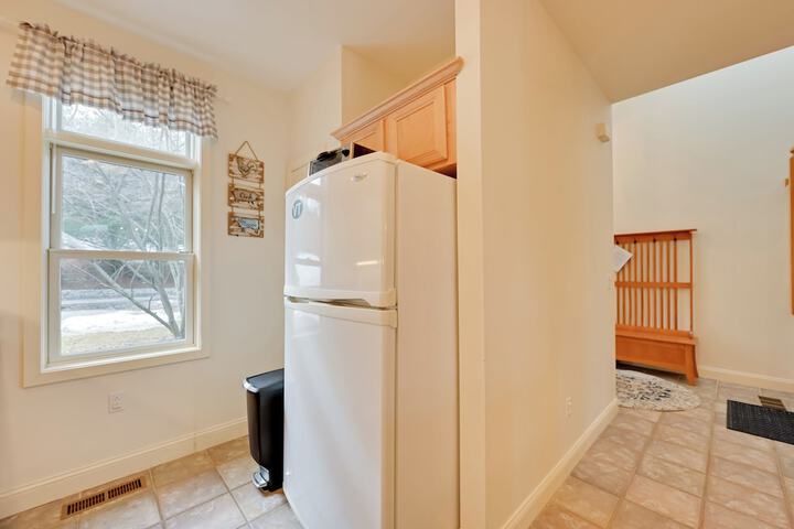 Bright Condo w / Community Perks: Near Ski Quechee!