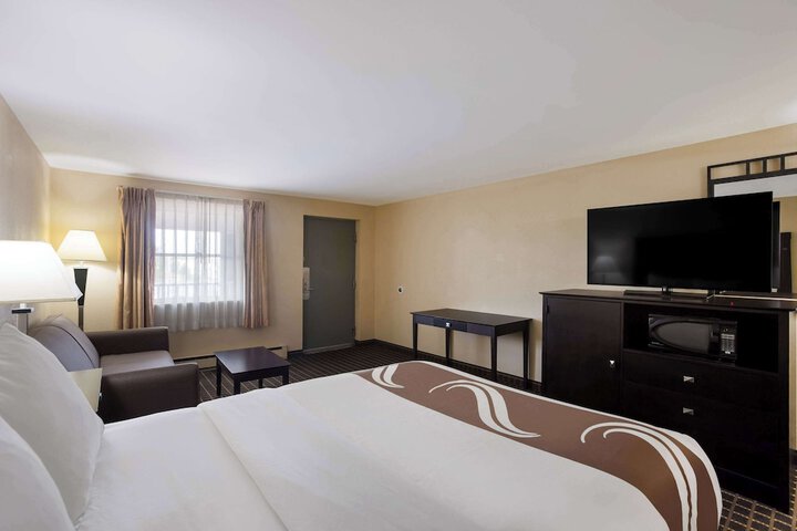 Room 17 of 36
