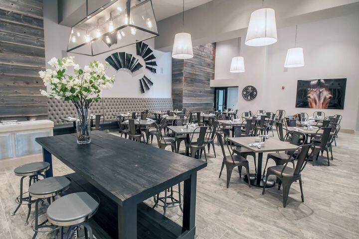 Hotel Renovo Des Moines UrbandaleTapestry Collection Hilton