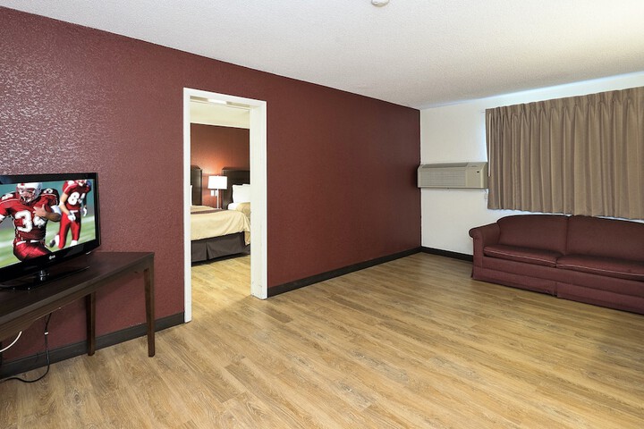 Room 30 of 33
