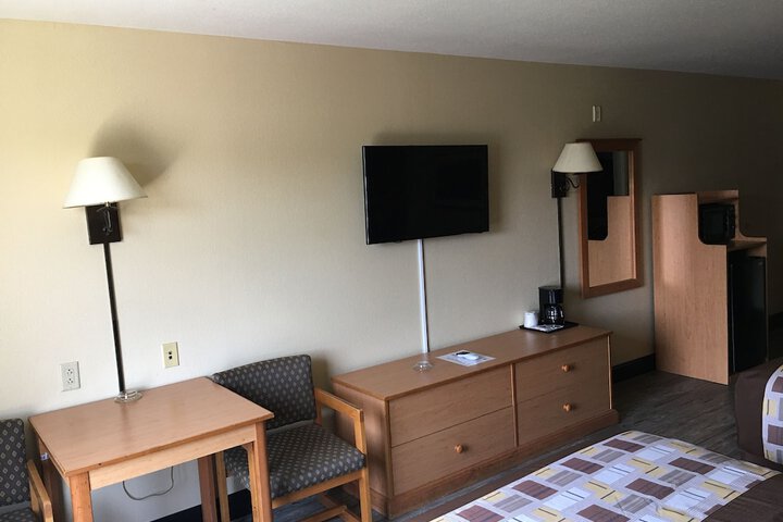 Room 9 of 35