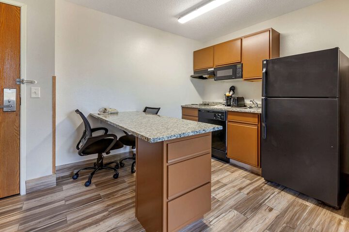 MainStay Suites Dubuque at Hwy 20