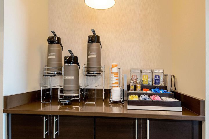 Breakfast/Coffee Service 31 of 41