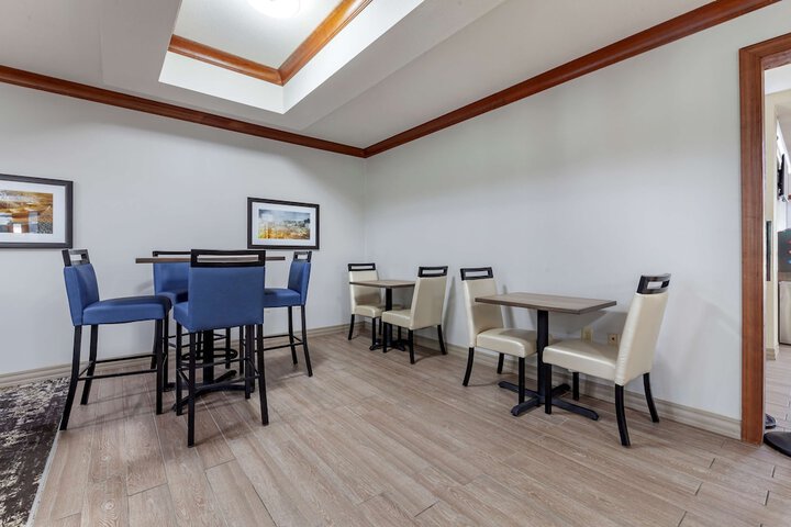 Best Western Plus Sparta Trail Lodge