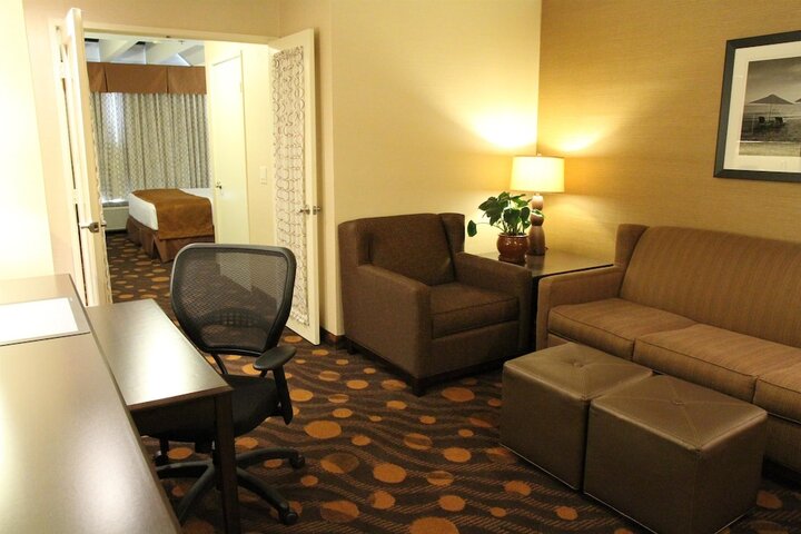 Room 15 of 33