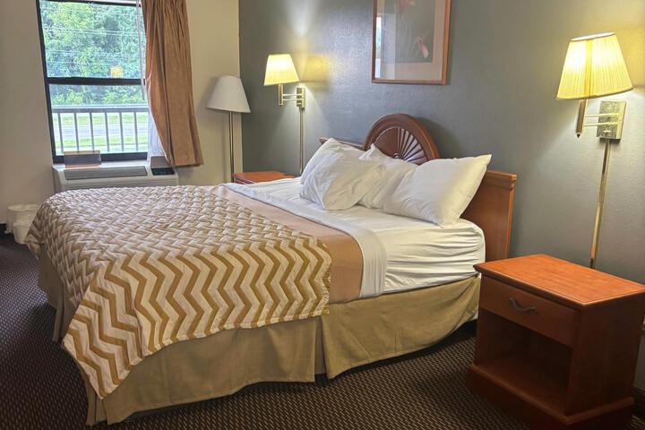 Travelodge by Wyndham Alachua