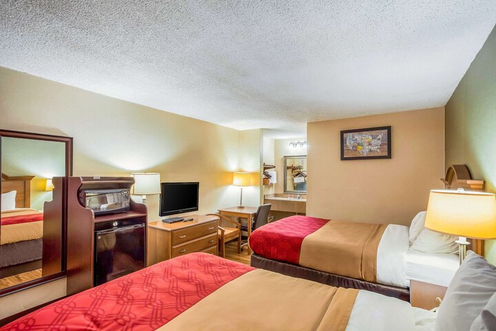 Econo Lodge Huntington - Barboursville University Area