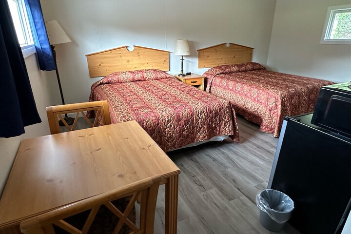 Room 33 of 47