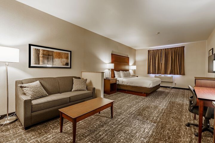 Room 27 of 46
